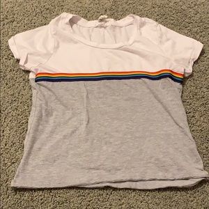 grey and white tee shirt